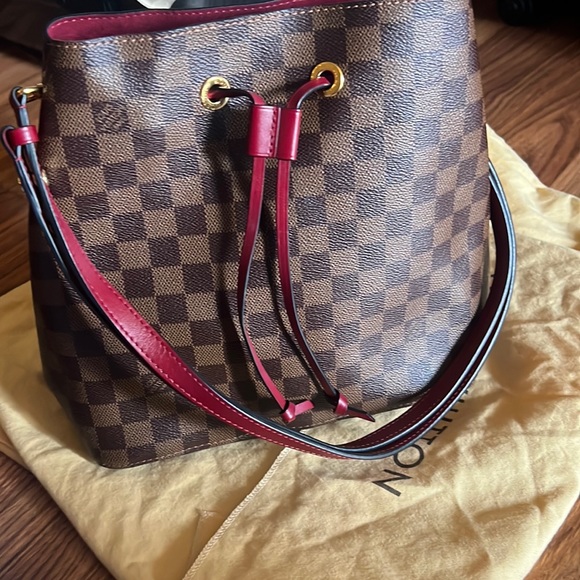 Louis Vuitton Neonoe - Picture 1 of 7